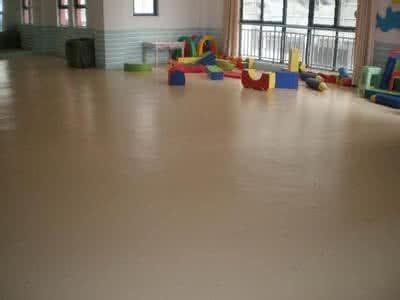 家庭用塑膠地板是否合適,優(yōu)點(diǎn)與缺點(diǎn)分析,必須知道的真相