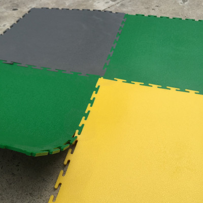 工業(yè)地板廠家 大小規(guī)格供應(yīng) 來色定做PVC塑膠地墊 鎖扣塑膠地板圖片_高清圖_細(xì)節(jié)圖-上海欣運(yùn)塑膠制品 -